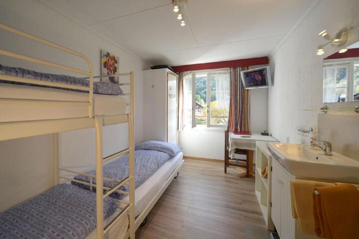 Room 10 of 42
