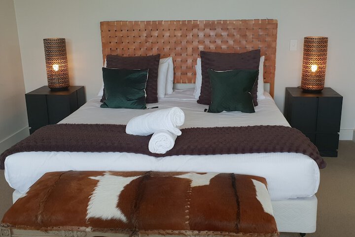 Room 2 of 28