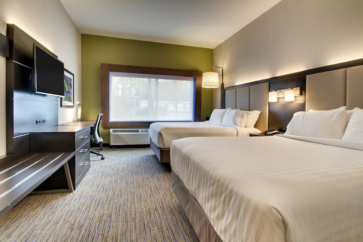 2 Queen Beds (7 of 22)