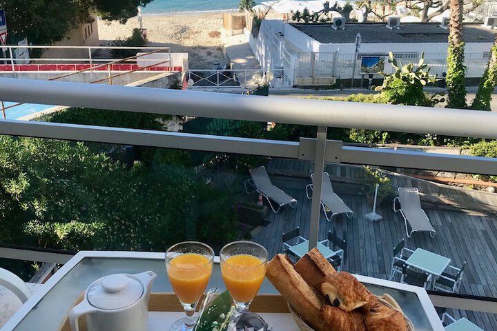 Breakfast/Coffee Service 32 of 41