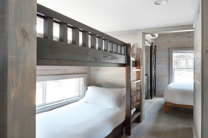 Room 9 of 180