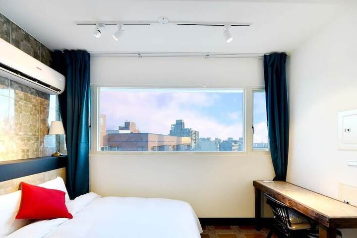 Room 27 of 86
