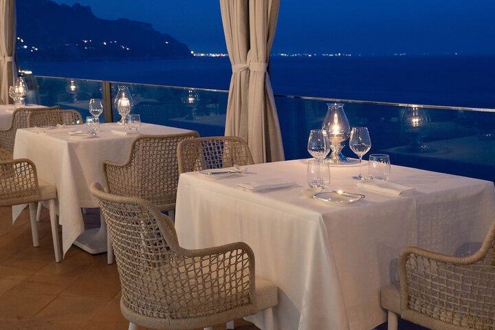 Dining 55 of 69