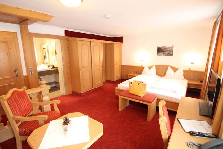 Room 6 of 62