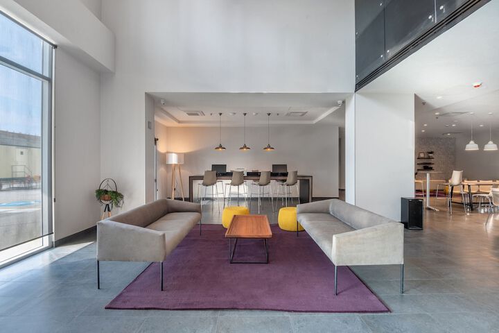 Entrance & Lobby