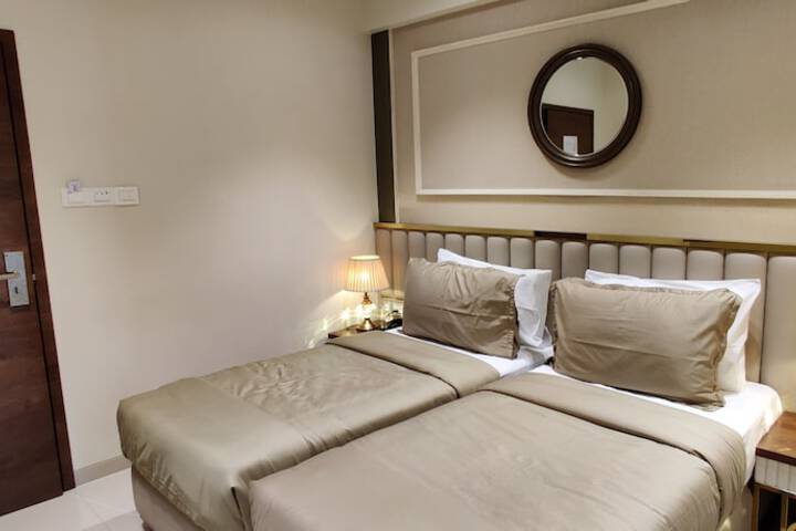 Room 25 of 48