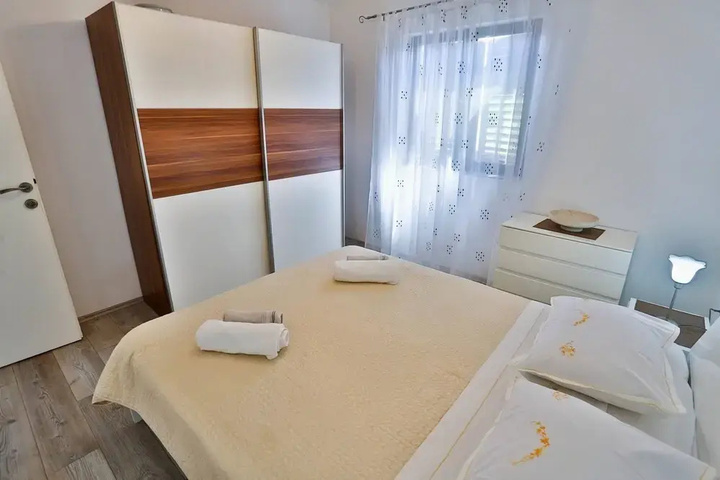 Room 3 of 12