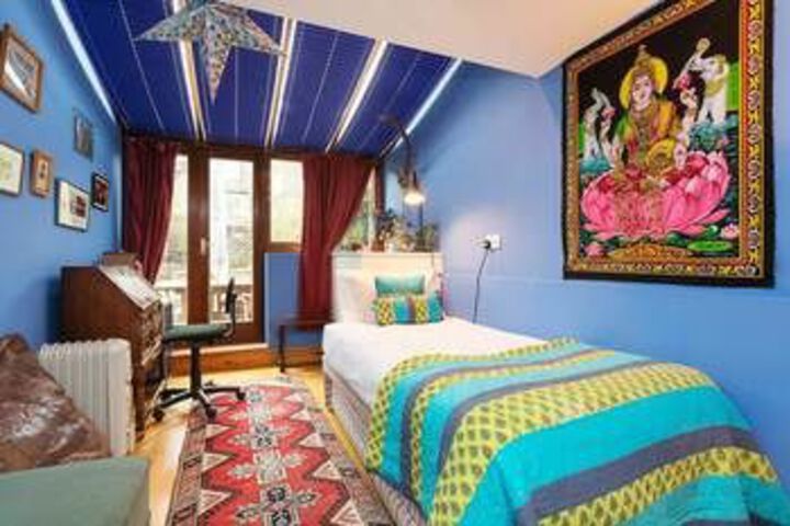 Room 8 of 17