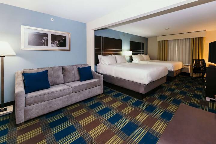 2 Queen Beds (2 of 14)
