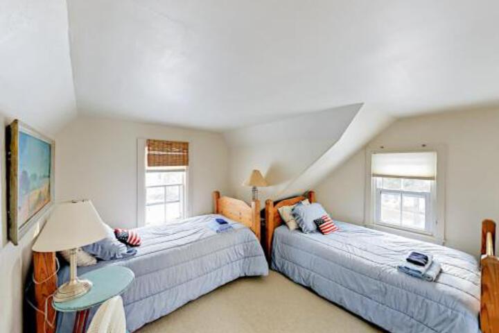 45 Meadow Cove Road Home in Boothbay Harbor, ME