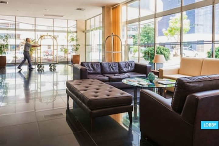 Entrance & Lobby