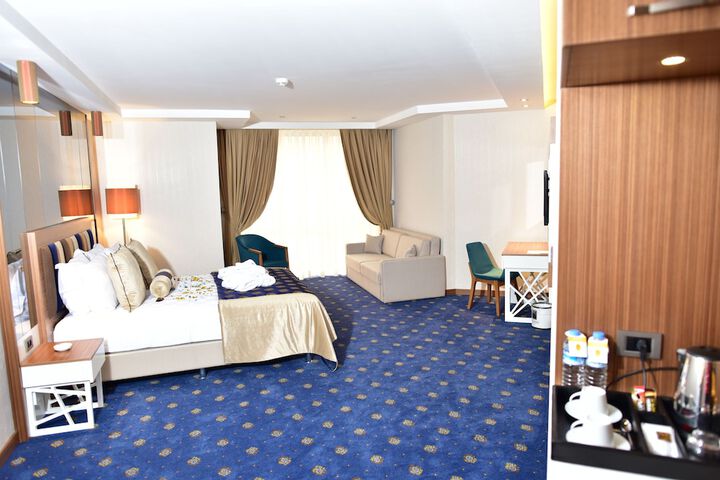 Room 12 of 89