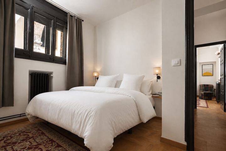 Room 9 of 40