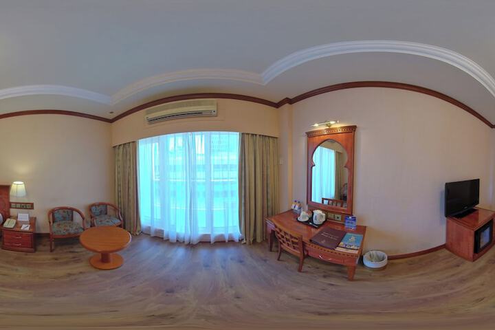 Room 32 of 74