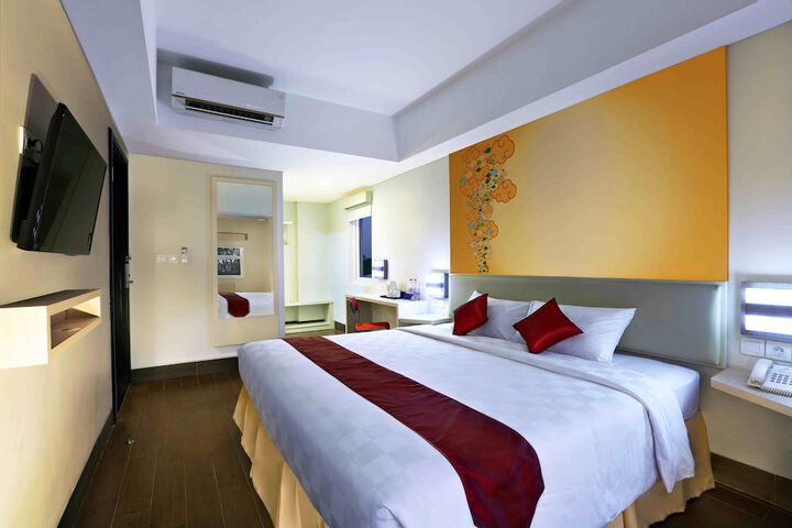 Room 10 of 38