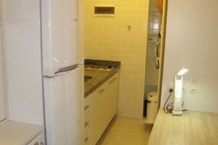Room 13 of 20