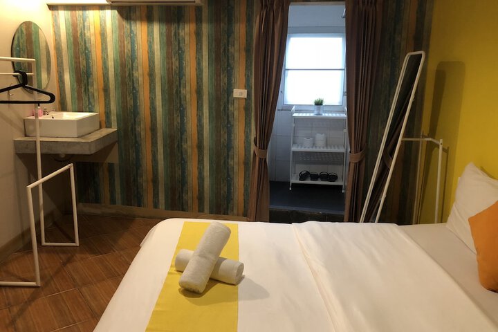 Room 24 of 48
