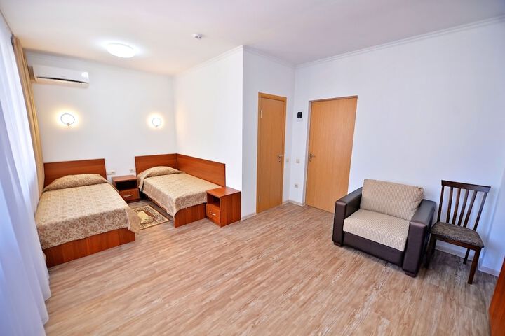 Room 17 of 65