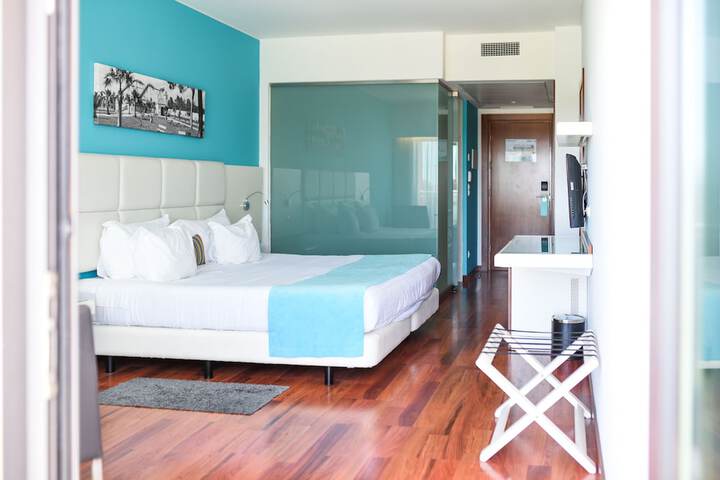 Room 12 of 91