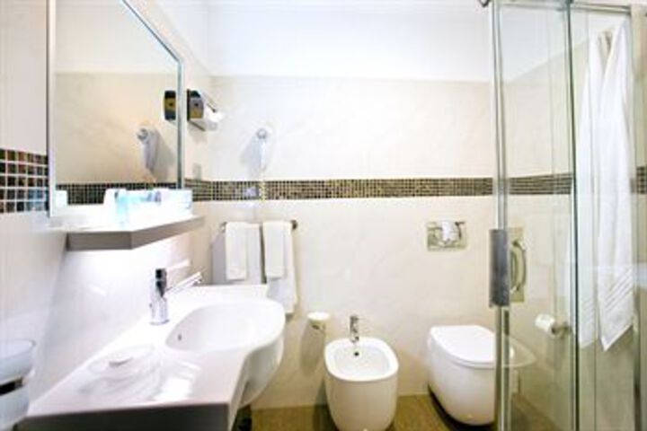 Room 3 of 31