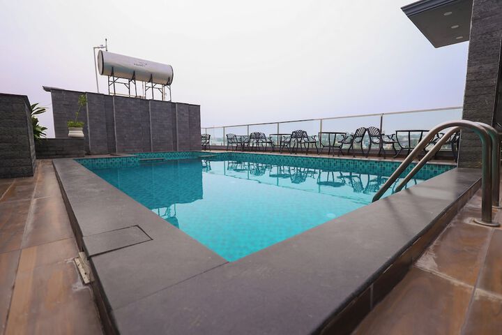 Pool 43 of 50