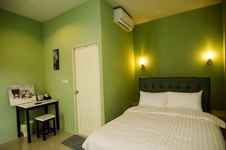Khaoyai Station & Hotel