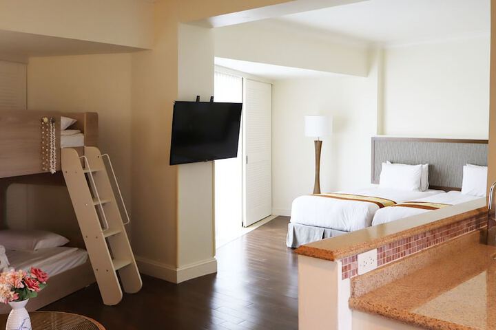 Room 40 of 226