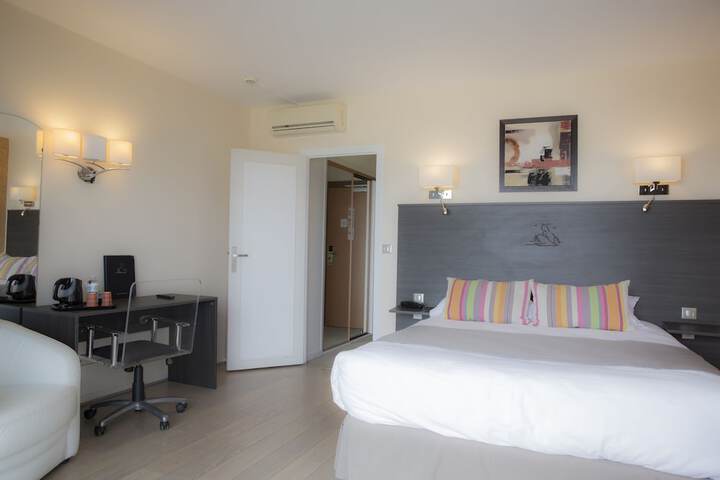 Room 25 of 71