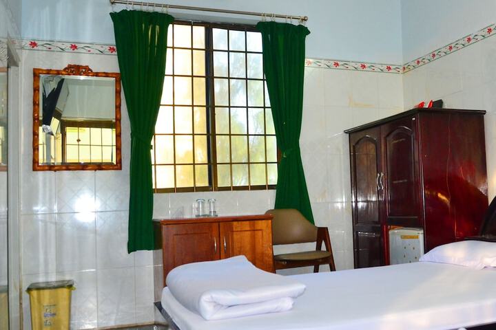Room 3 of 22