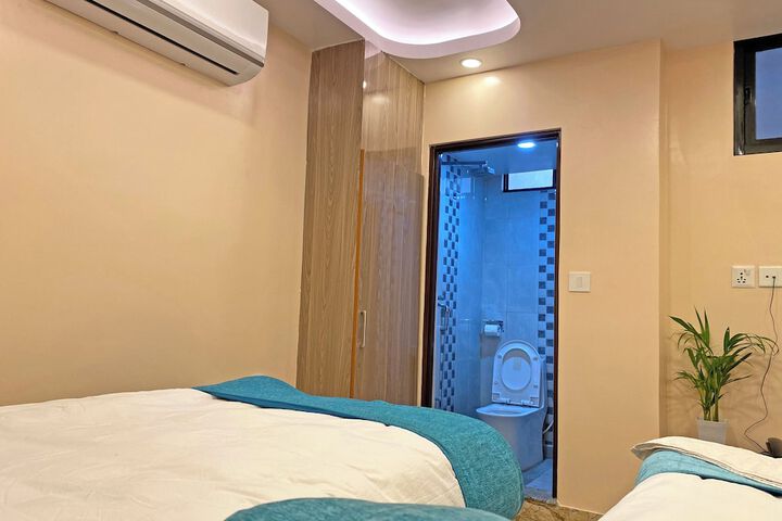 Room 35 of 119
