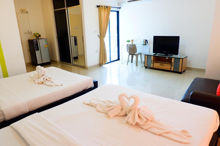 Room 14 of 28