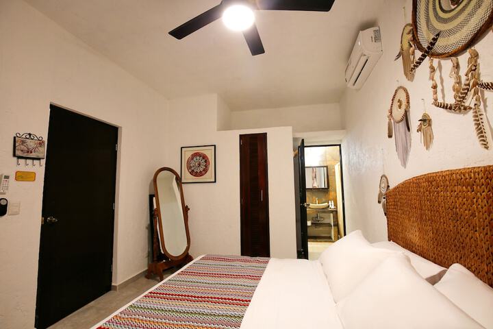 Room 2 of 104