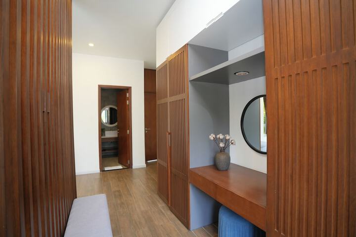 Room 47 of 165