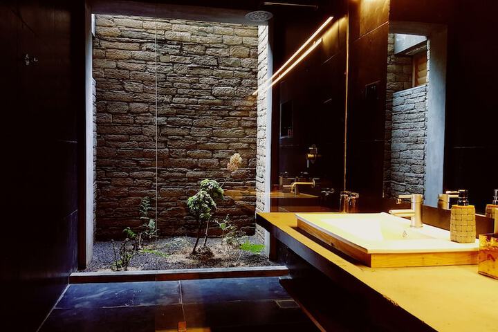 Room 6 of 15
