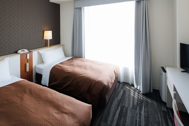 Room 4 of 20