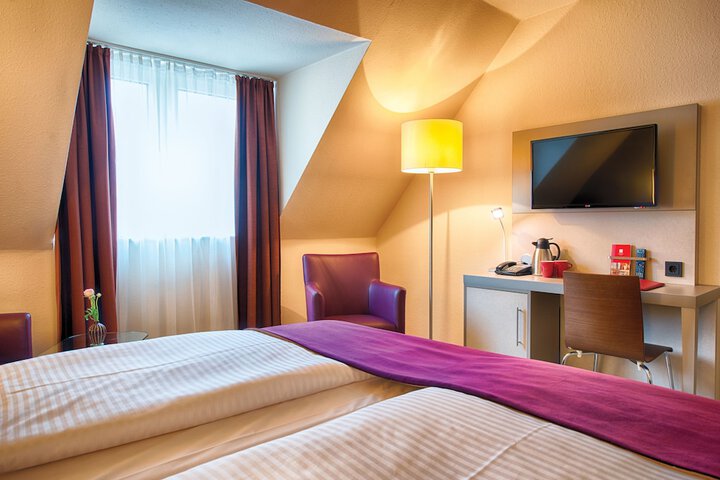 Room 28 of 91