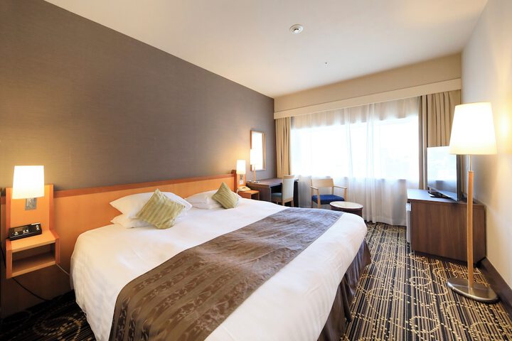 Room 32 of 84