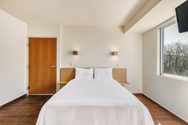 Room 7 of 43