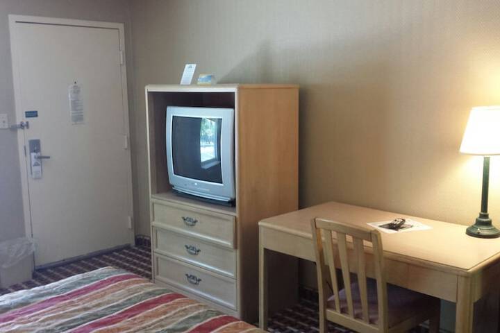Room 14 of 26