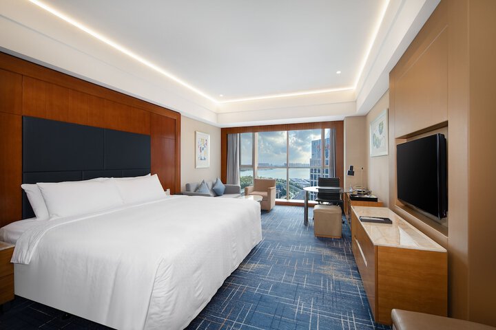 Room 15 of 104