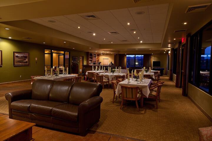 Ballroom/Hall 56 of 70