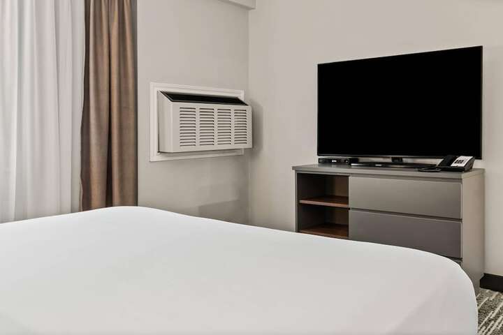 Room 33 of 49