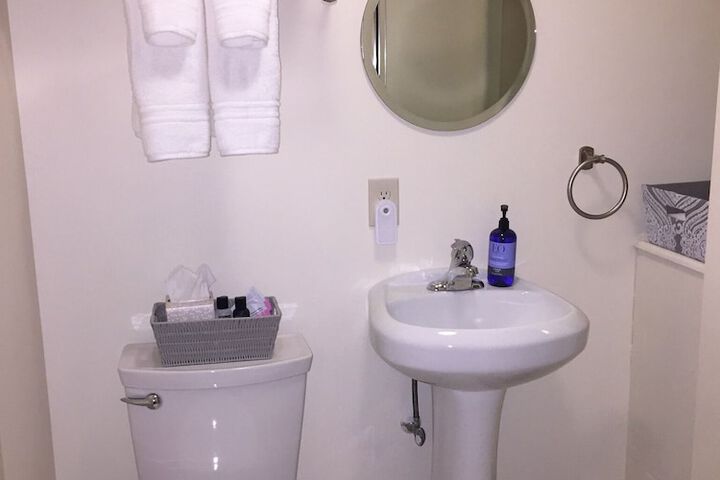 Room 27 of 39