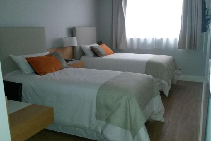 Room 2 of 6