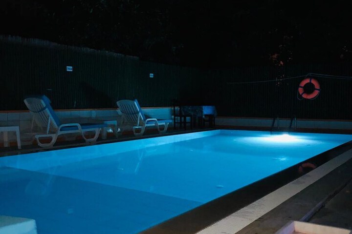 Pool 19 of 29