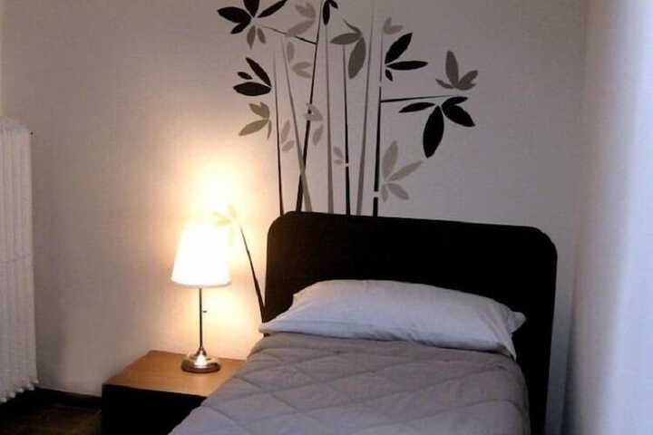 Room 16 of 38
