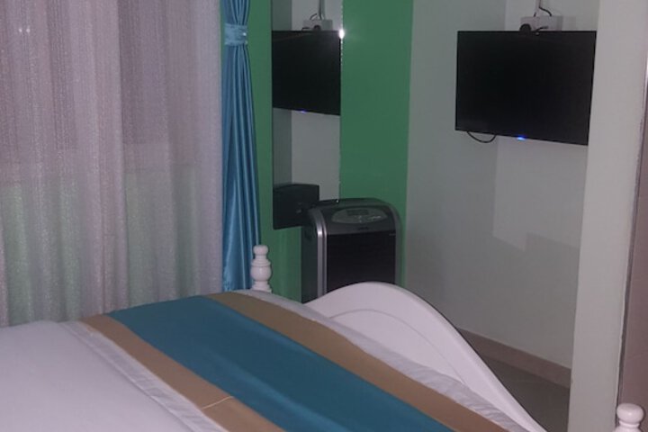 Room 3 of 12