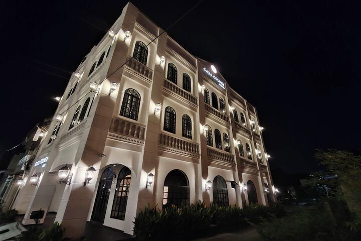 Hotel 50 of 52