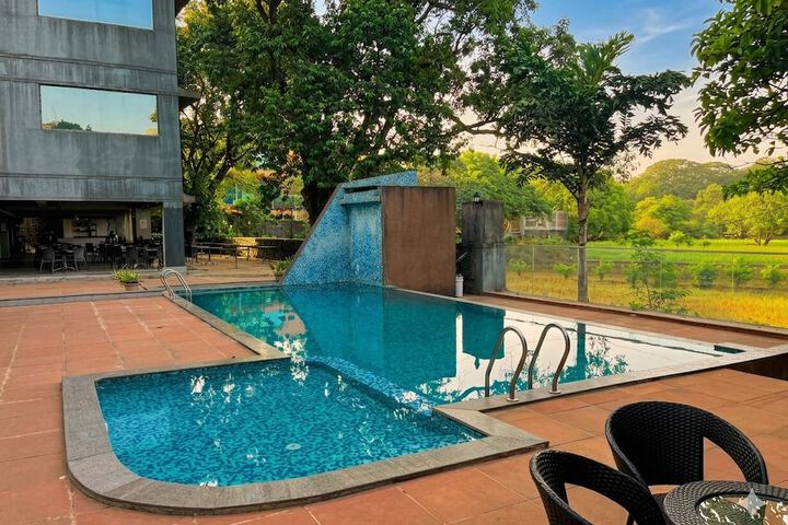 Pool 54 of 76