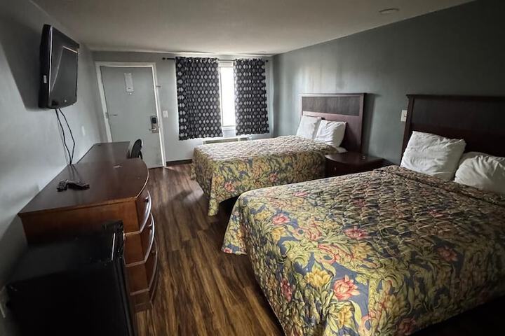 Room 13 of 21